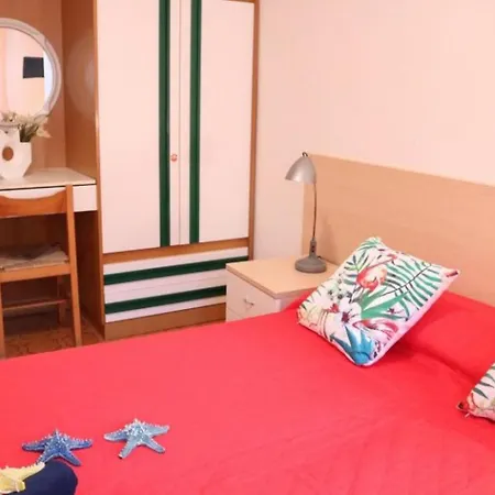 Seaside Flat In A And Quiet Area